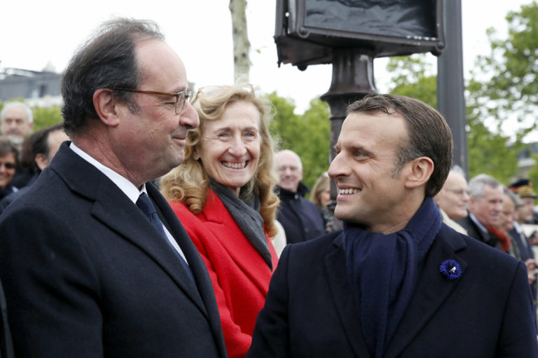 Ο Φρανσουά Ολάντ καλεί τους Γάλλους να ψηφίσουν τον Εμανουέλ Μακρόν στον β’ γύρο των προεδρικών εκλογών