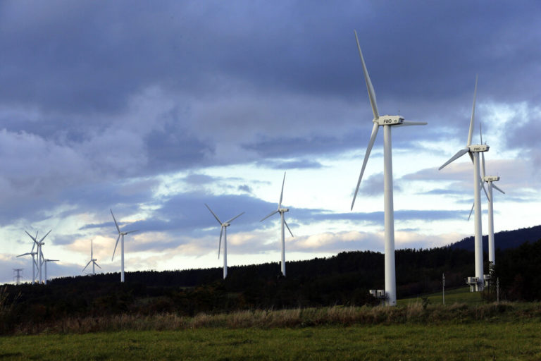Ανανεώσιμες Πηγές Ενέργειας: Πάνω από 10 γιγαβάτ μέσα στο 2022 – Στο 68% η διείσδυση τους στις 2 Απριλίου