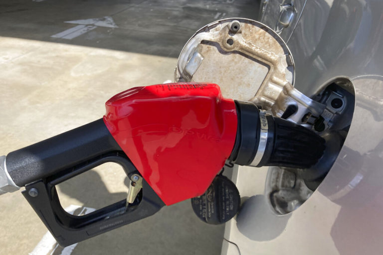 Επιδότηση καυσίμων: Ποια ΑΦΜ υποβάλλουν αίτηση σήμερα για το Fuel Pass