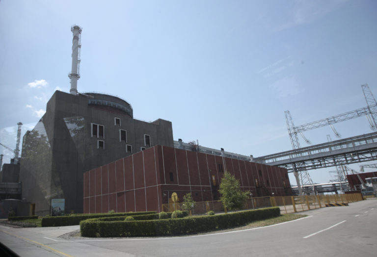 Αποστολή Ρώσων ειδικών στο σταθμό παραγωγής πυρηνικής ενέργειας της Ζαπορίζια