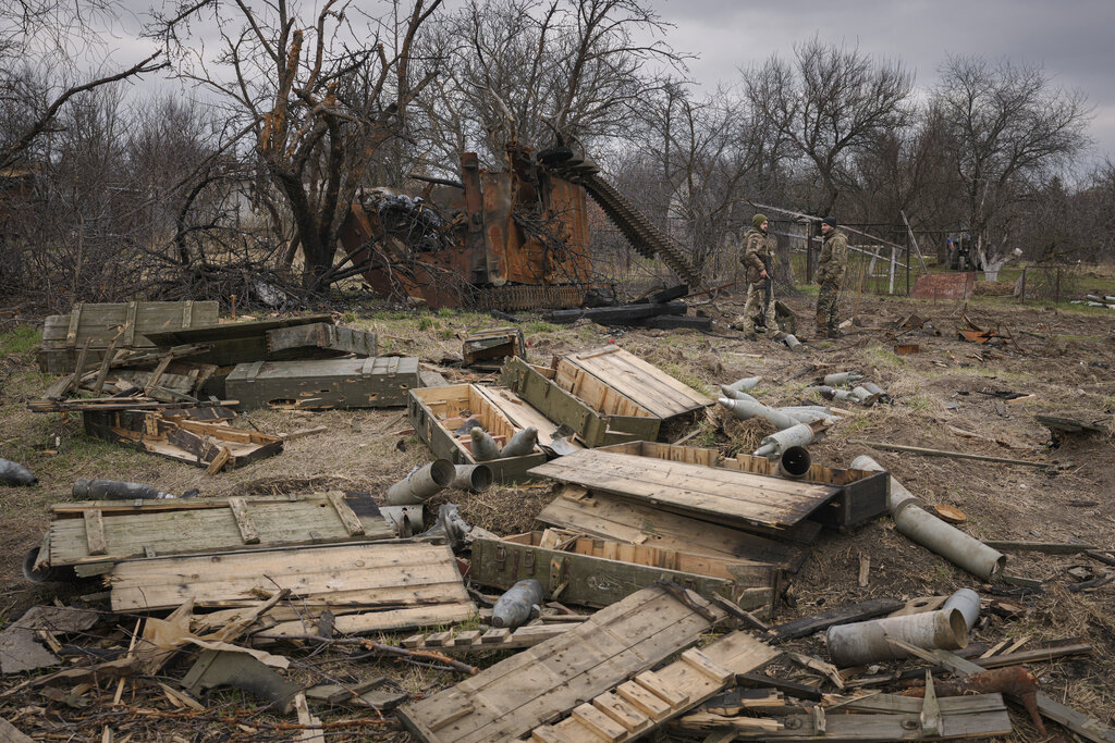 Ουκρανία: Βομβαρδίστηκε σιδηροδρομικός σταθμός – Πληροφορίες για θύματα