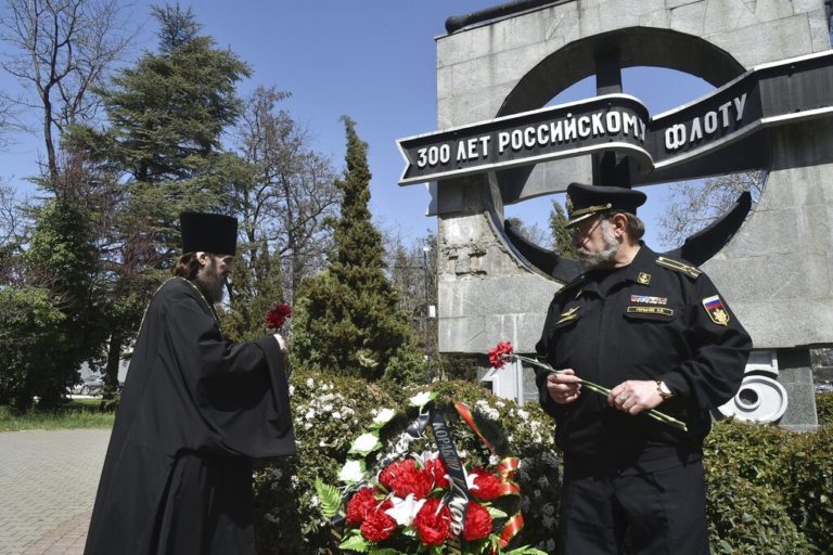 Η Ρωσία δίνει απολογισμό 1 νεκρού και 27 αγνοουμένων για το ναυάγιο του καταδρομικού Moskva