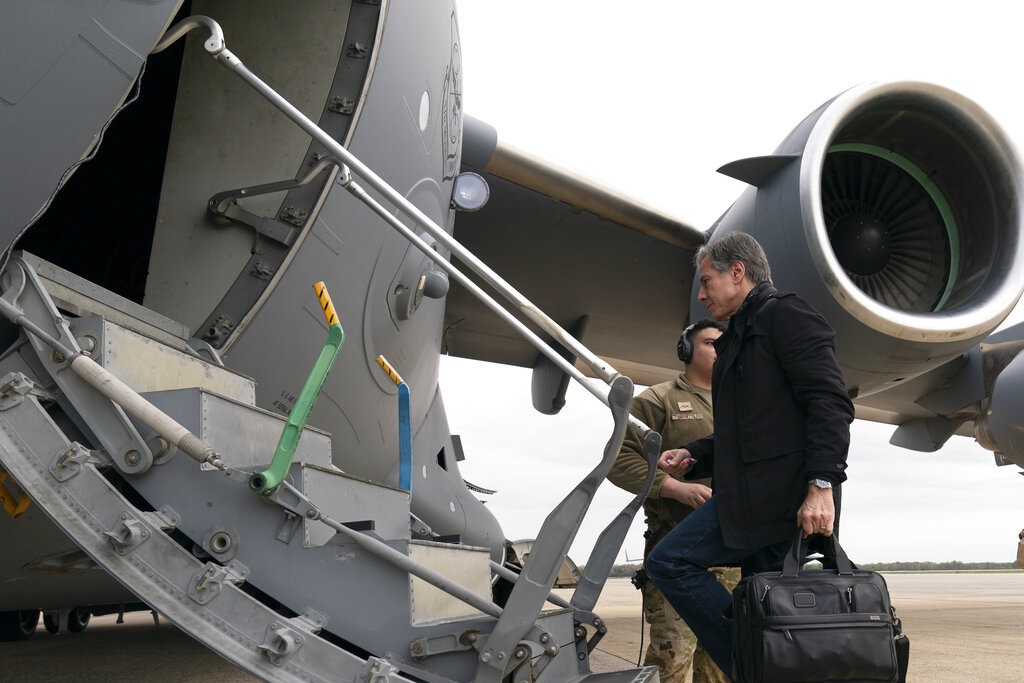 Σταδιακή επιστροφή των Αμερικανών διπλωματών στην Ουκρανία και νέα στρατιωτική βοήθεια, ανακοίνωσαν Μπλίνκεν και Όστιν 