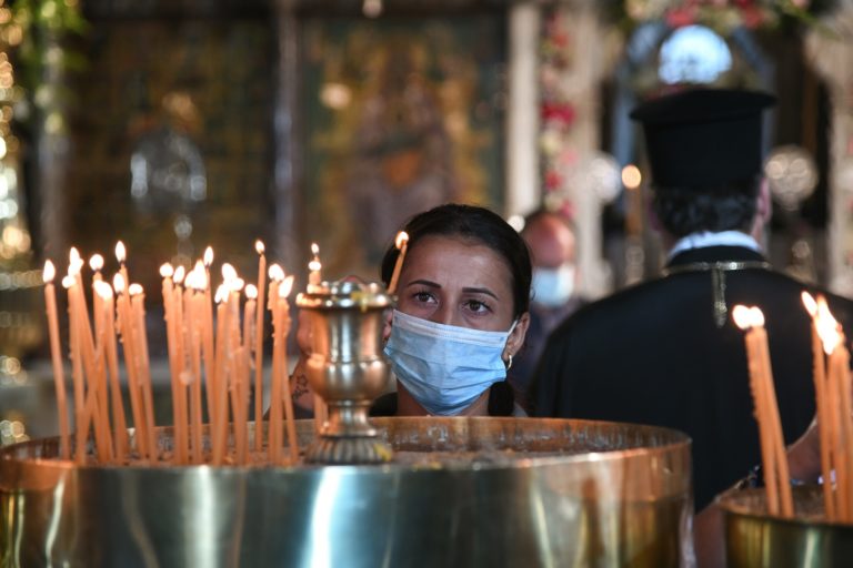 Ματίνα Παγώνη: Χρήση μάσκας στον συνωστισμό και στις εκκλησίες – Τεστ πριν και μετά το πασχαλινό τραπέζι (video)