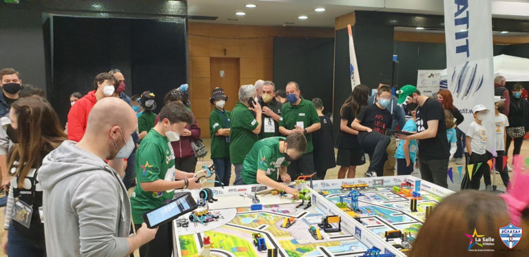 Κολέγιο «ΔΕΛΑΣΑΛ»: Οι RobotHood στην κορυφή του First Lego League