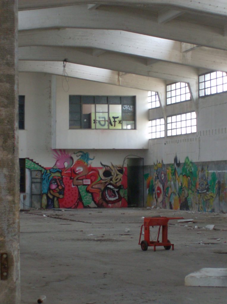 ΑΣΟ και Λαδόπουλος: Τα παρατημένα εργοστάσια γίνονται χώροι αθλητισμού & Πολιτισμού (φωτορεπορτάζ)