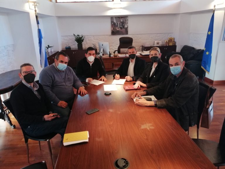 Τρεις νέες παιδικές χαρές στον δήμο Σκιάθου