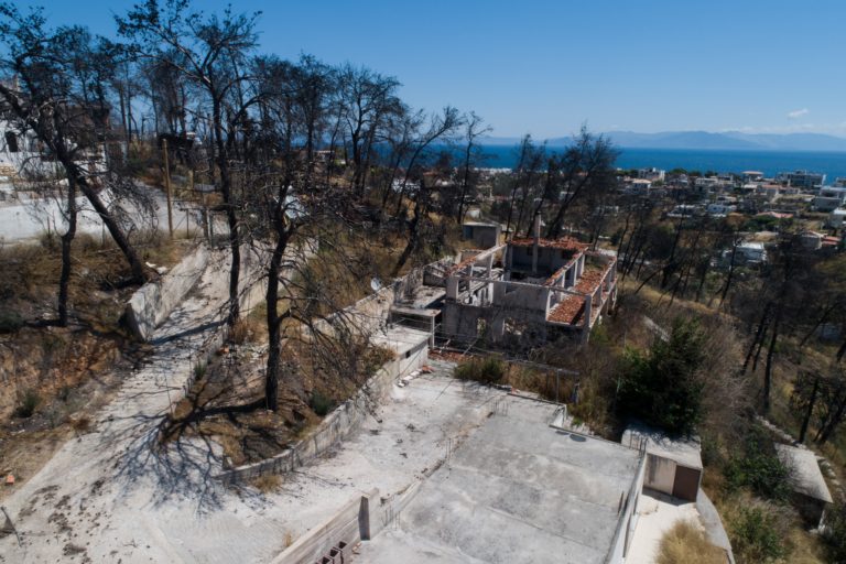 Μάτι: Τι περιλαμβάνει το σχέδιο της τελικής αποκατάστασης στον πυρόπληκτο οικισμό