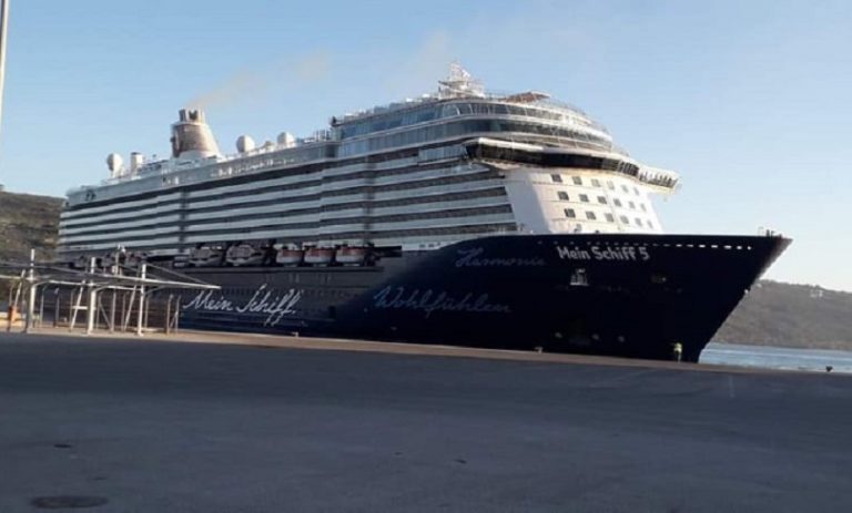 Στο λιμάνι της Σούδας το κρουαζιερόπλοιο “Mein Schiff 5”