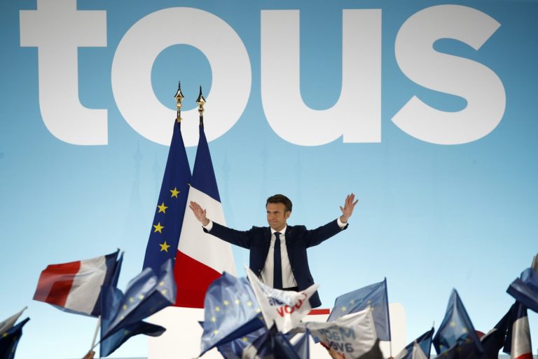 Γαλλία: Προβάδισμα Μακρόν έναντι Λεπέν – Ντέρμπι στον δεύτερο γύρο δίνουν οι δημοσκοπήσεις