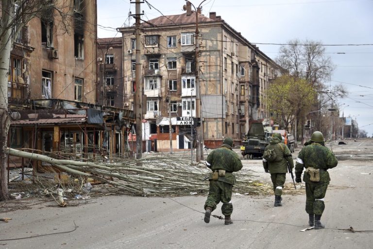 Ρωσικό σφυροκόπημα στο Αζοφστάλ στη Μαριούπολη