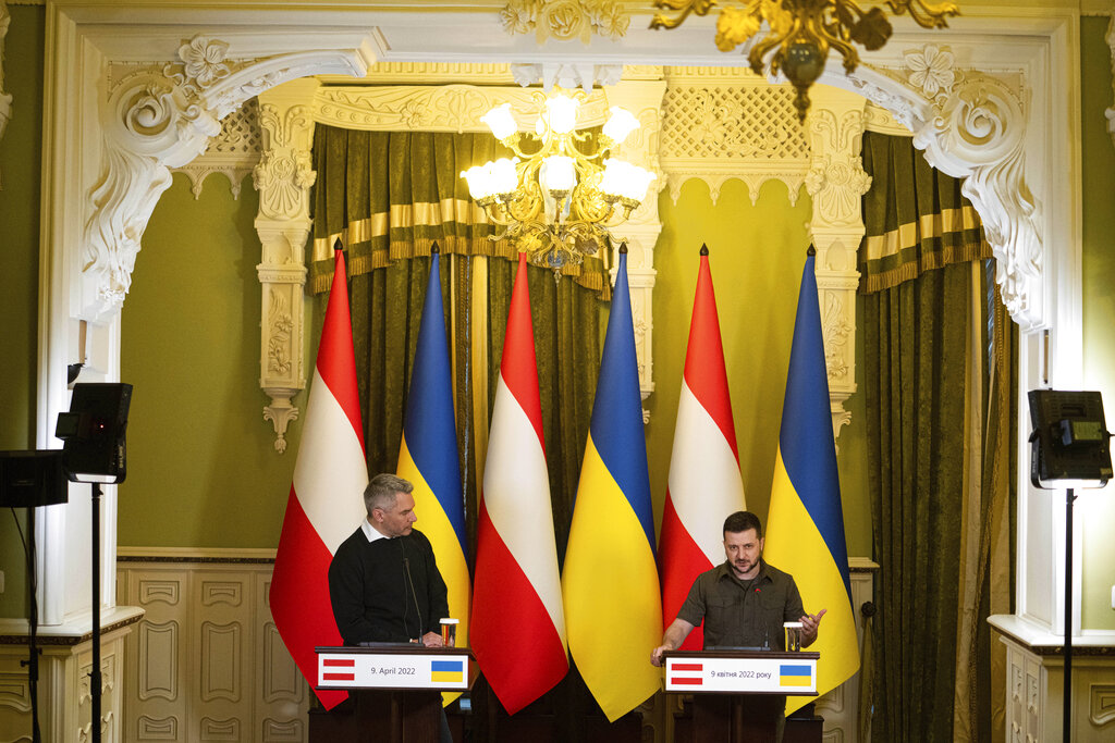 Στη Μόσχα τη Δευτέρα ο πρώτος Ευρωπαίος ηγέτης που συναντά τον Πούτιν μετά την έναρξη του πολέμου