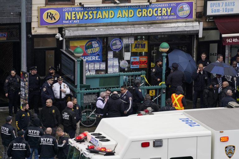 Ν. Υόρκη: Τουλάχιστον 29 οι τραυματίες από τους πυροβολισμούς στο μετρό