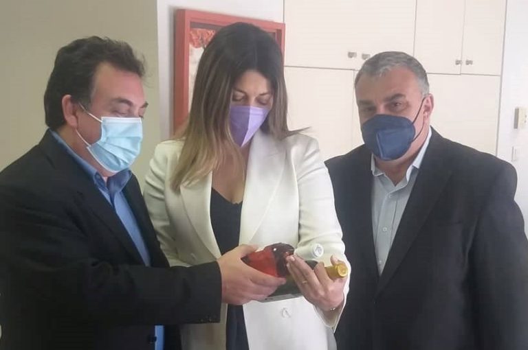 Σε Πύργο και Κατάκολο η υφυπουργός Τουρισμού Σοφία Ζαχαράκη