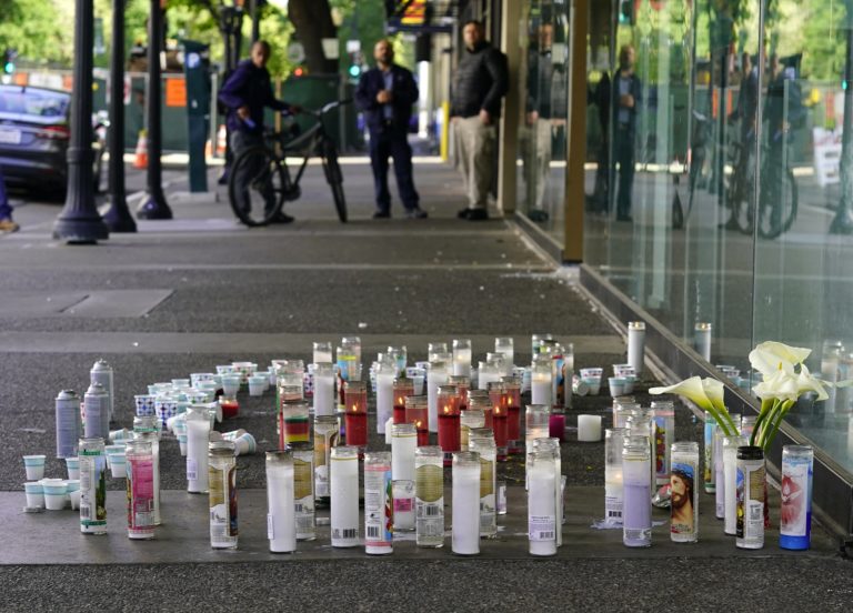 ΗΠΑ: Δύο αδέλφια, στα χέρια της αστυνομίας ως ύποπτοι για το μακελειό στο Σακραμέντο