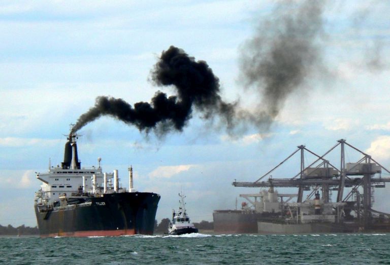 Έρευνα: Το μεθάνιο που απελευθερώνεται από τους κινητήρες των πλοίων είναι ιδιαίτερα επιβλαβές για το περιβάλλον
