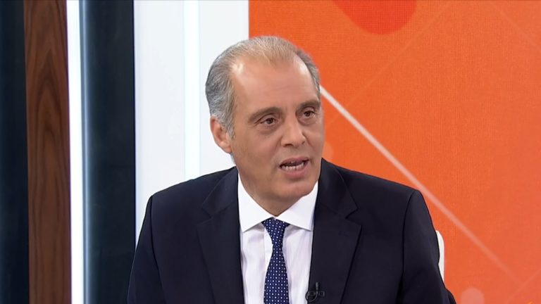 Κ. Βελόπουλος στην ΕΡΤ: Η ακρίβεια είναι ένα σπιράλ – Εάν μπεις στο τούνελ, δεν τελειώνει εύκολα (video)