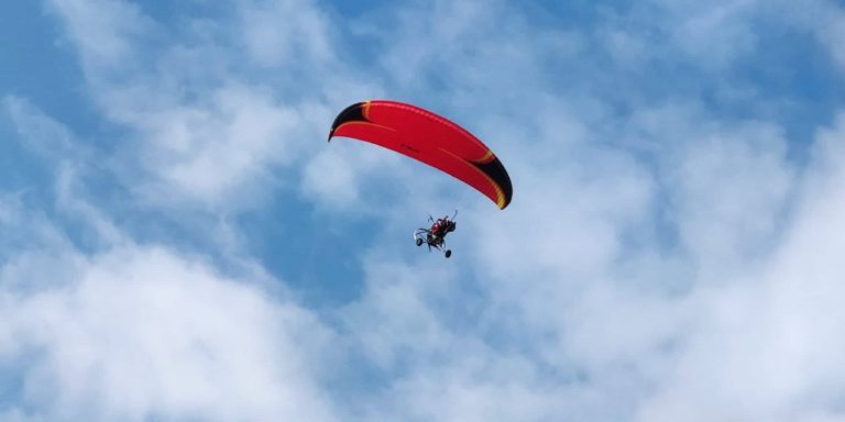 Συνελήφθησαν δύο Τούρκοι στην Κάρυστο για παράνομη είσοδο στην Ελλάδα με μηχανοκίνητο ανεμόπτερο