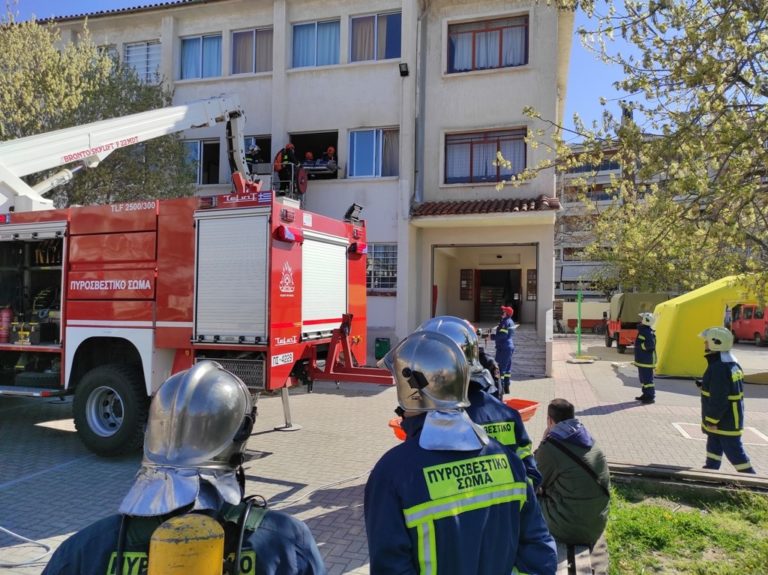 Άσκησή αντιμετώπισης σεισμού από την Πολιτική Προστασία στην Λάρισα