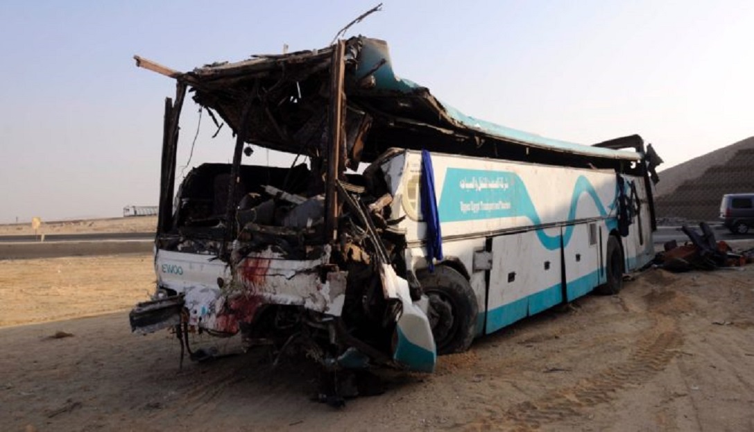 Αίγυπτος: Δέκα νεκροί σε σύγκρουση τουριστικού λεωφορείου – Αιγύπτιοι, Γάλλοι και Βέλγος στα θύματα