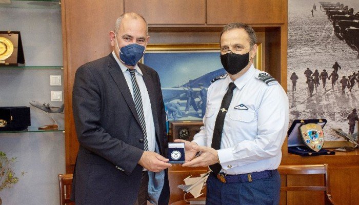 Συνάντηση Β. Διγαλάκη με τον Αρχηγό του ΓΕΑ για το αεροδρόμιο Χανίων