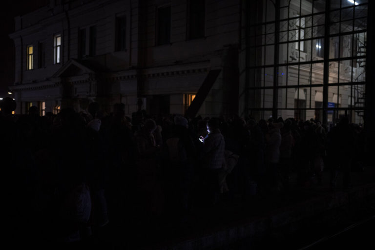 Εκτοπισμένοι Ουκρανοί φτάνουν με το τρένο στην Λβιβ