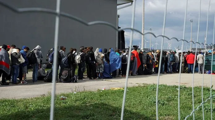 Frontex: Διπλασιάζονται οι παράνομες διελεύσεις μέσω των Δυτικών Βαλκανίων