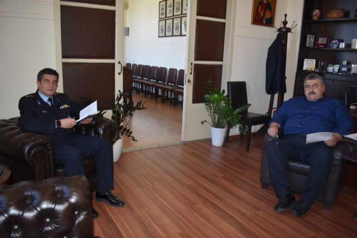 Στον Αντιπεριφερειάρχη ο νέος διοικητής Πυροσβεστικής Χανίων
