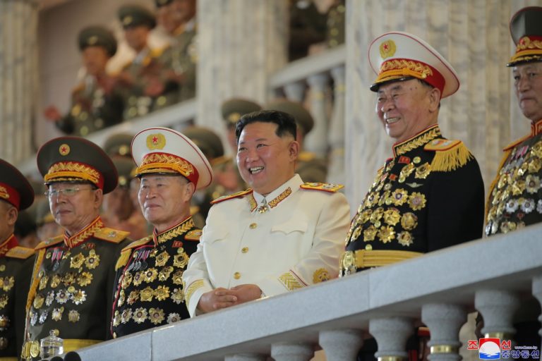 Κιμ Γιονγκ Ουν: Θα ενισχύσουμε το πυρηνικό οπλοστάσιο της Βόρειας Κορέας