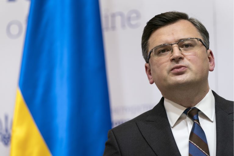 Ντ. Κουλέμπα: Η Ουκρανία θα συνεχίσει να επιμένει σε πλήρες εμπάργκο στο ρωσικό πετρέλαιο και το φυσικό αέριο