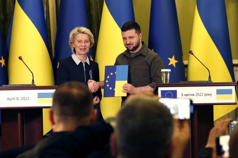 Ουκρανία: Προχωρούν οι διαδικασίες για έναρξη ενταξιακών διαπραγματεύσεων με την ΕΕ