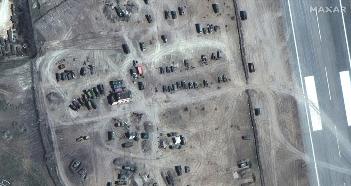 Ουκρανία: Νέες δορυφορικές φωτογραφίες δείχνουν συγκέντρωση των Ρώσων στα ανατολικά