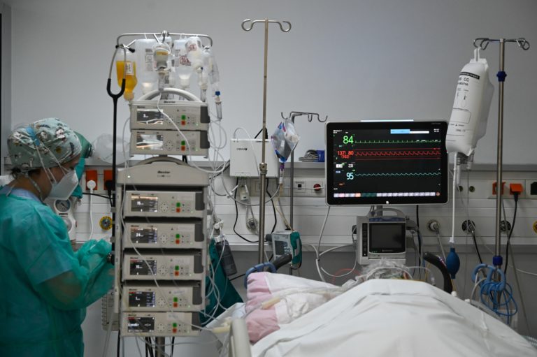 Πέθανε από κορονοϊό 19χρονη ανεμβολίαστη λεχώνα