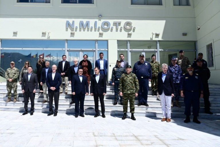 Στην αμερικανική βάση στη Σούδα ο Υπουργός Εθνικής Άμυνας Ν. Παναγιωτόπουλος