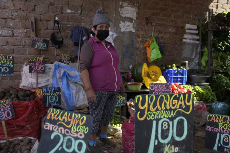 Περού: Αίρεται για 8 μήνες ο ΦΠΑ στα τρόφιμα λόγω ακρίβειας