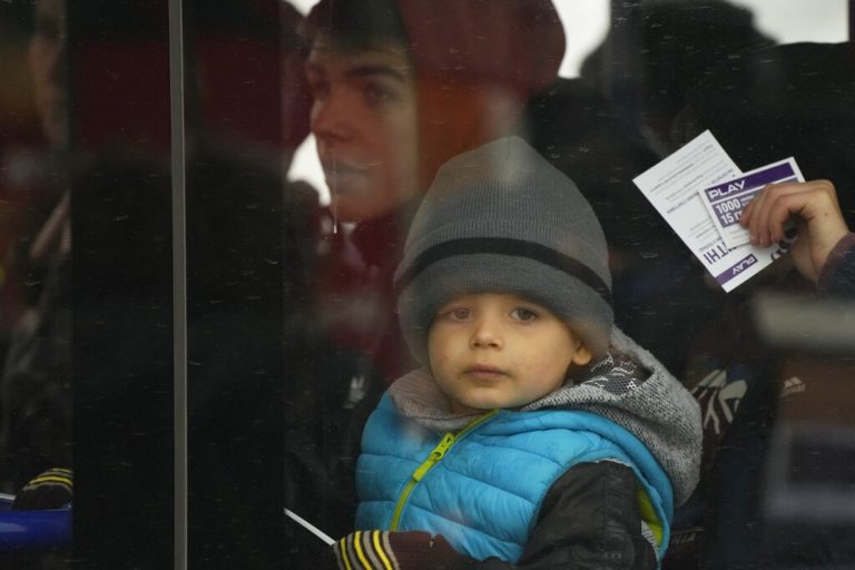 Πόλεμος στην Ουκρανία: 299 Ουκρανοί πρόσφυγες εισήλθαν το Σάββατο στην Ελλάδα