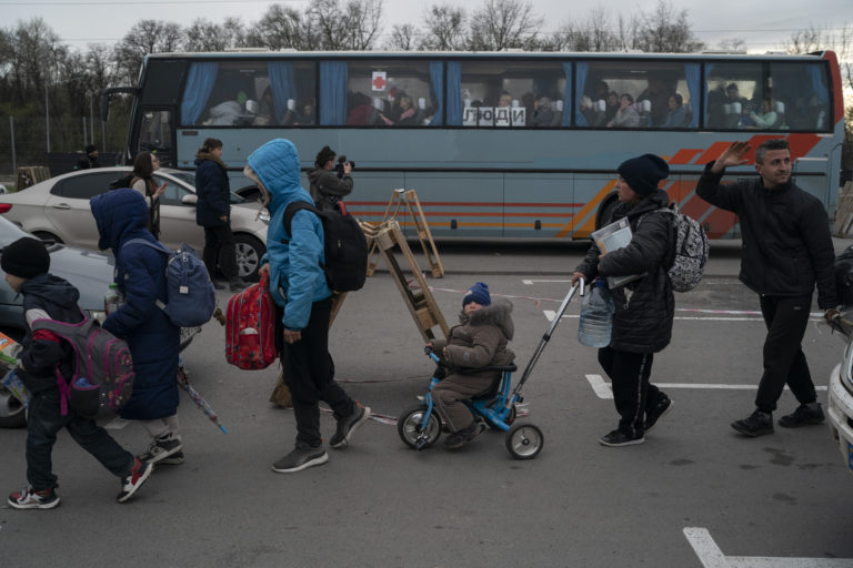 Eίσοδος στην Ελλάδα για 356 Ουκρανούς πρόσφυγες