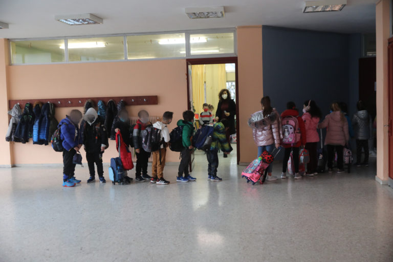 Κορονοϊός: Πάνω από 20.000 τα κρούσματα στα παιδιά ηλικίας 4-18 ετών