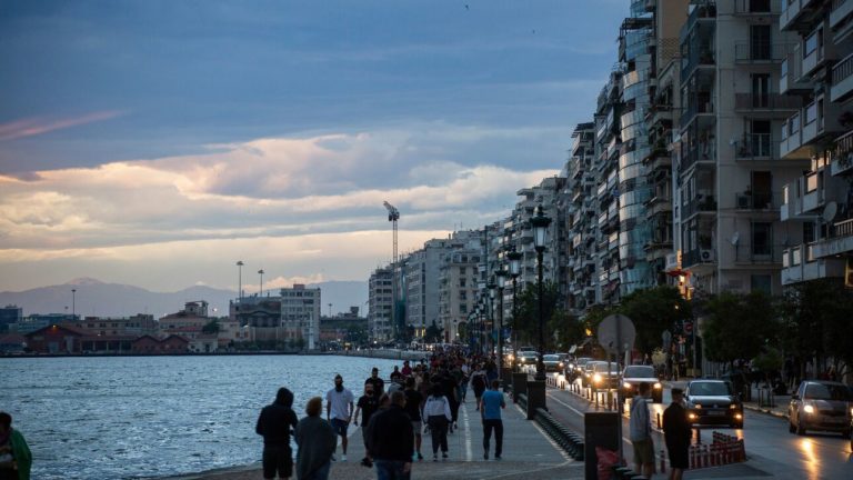 Κορονοϊός: 484 νέα κρούσματα στη Θεσσαλονίκη – 58 στις Σέρρες