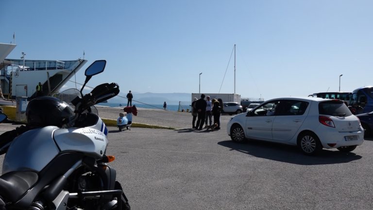 Αυτοκίνητο έπεσε στο λιμάνι του Πειραιά – Νοσηλεύεται ο οδηγός