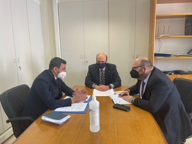 Συμβολική εξαγορά εκτάσεων από τους πολίτες