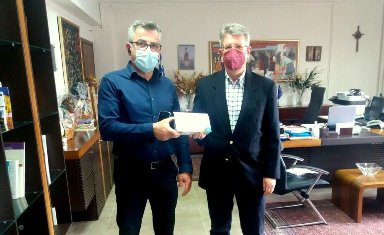 Κινητά τηλέφωνα από το πρόγραμμα ΣΥΖΕΥΞΙΣ στην Π.Ε. Φλώρινας