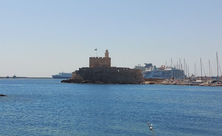 Ρόδος: Μικρές προσώρας οι απώλειες στον τουρισμό