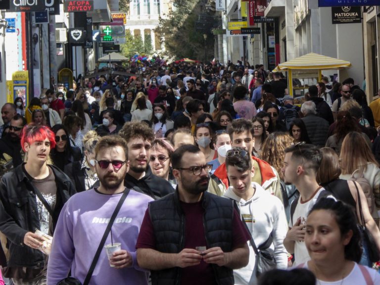 Σε φάση αποκλιμάκωσης η πανδημία – Ενα 4χρονο παιδί και μια ηλικιωμένη νεκροί από την εποχική γρίπη