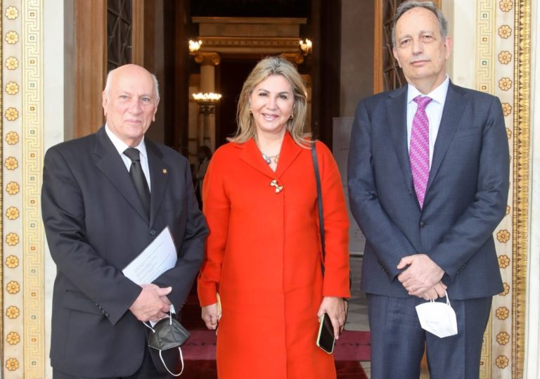 Η υφυπουργός Ζέττα Μακρή εκπρόσωπος του Πρωθυπουργού στην Ακαδημία Αθηνών