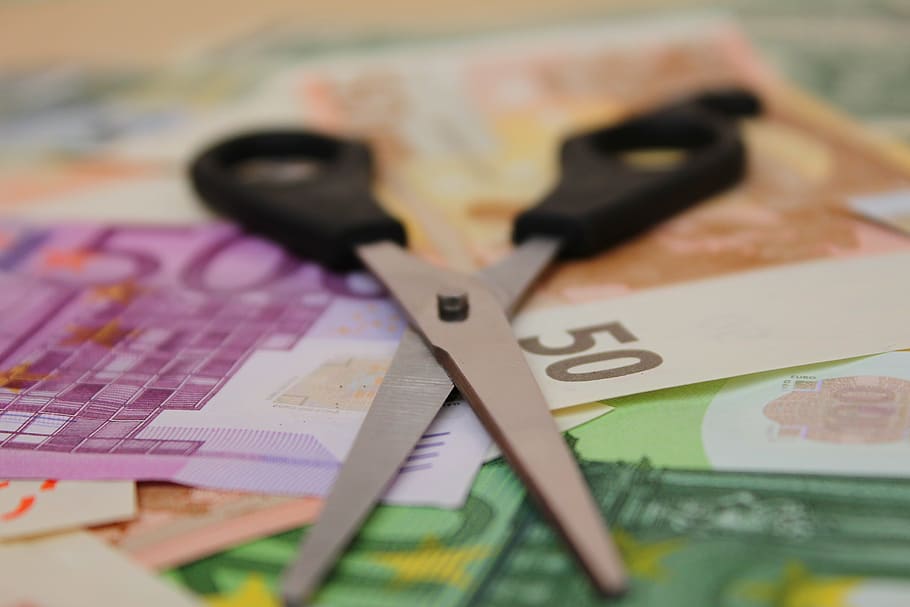 Με «πέναλτι» στο επιτόκιο η επανένταξη σε ρύθμιση χρεών – Το σχέδιο του οικονομικού επιτελείου