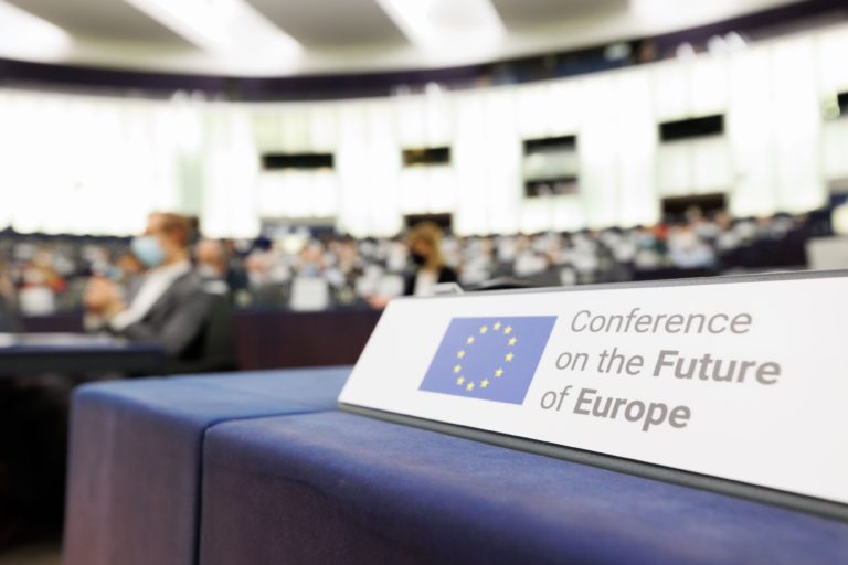 «Οι πολίτες προτείνουν…»: Η τελετή λήξης της Διάσκεψης για το Μέλλον της Ευρώπης με αφορμή και την «Ημέρα της Ευρώπης»