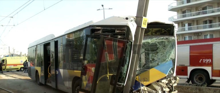 Έξι τραυματίες από το τροχαίο με λεωφορείο στην παραλιακή – Υπό διερεύνηση τα αίτια του ατυχήματος