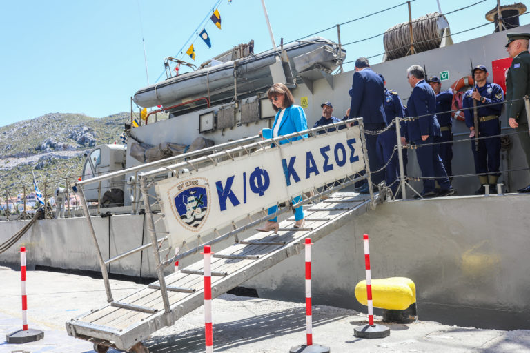 Στη Σύμη η ΠτΔ – Παρέστη στις εκδηλώσεις για την 77η επέτειο από την παράδοση του «Άξονα»