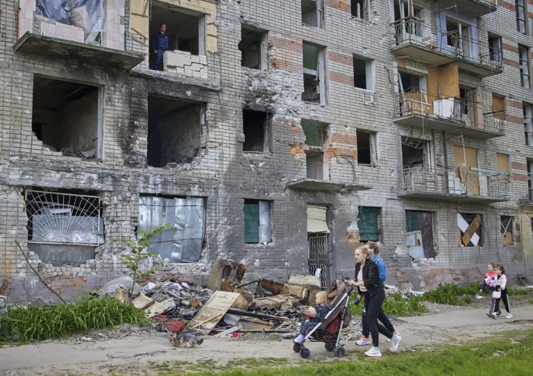 Πολιορκία στην ανατολική Ουκρανία – Η ΕΡΤ στο Κίεβο (video)